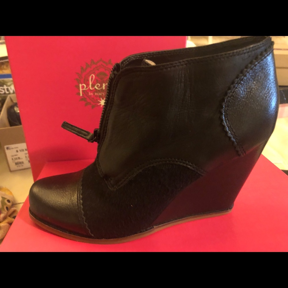 Bloomingdales wedge heel boots! Black size 8M /39M